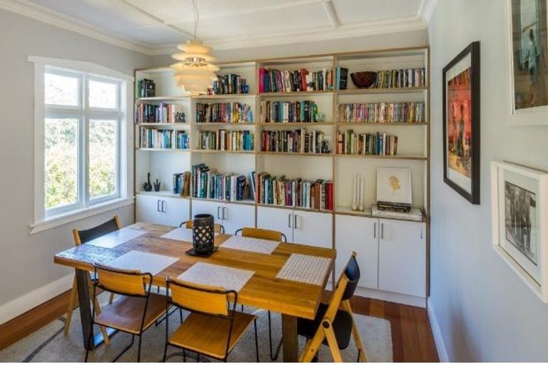 Photo of property in 102 The Parade, Island Bay, Wellington, 6023