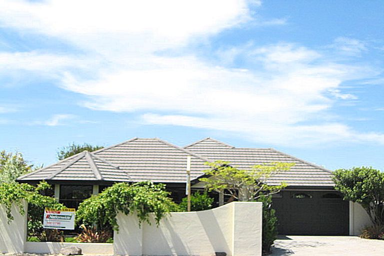 Photo of property in 16 Aston Drive, Waimairi Beach, Christchurch, 8083
