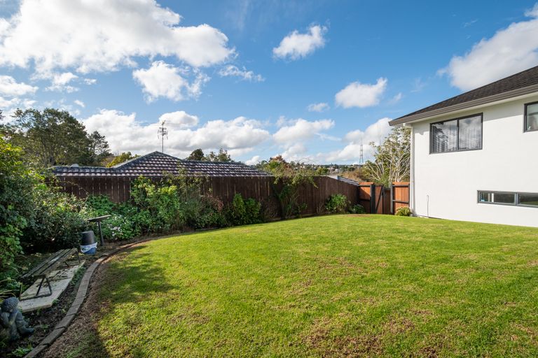 Photo of property in 13 Zefiro Drive, Massey, Auckland, 0614