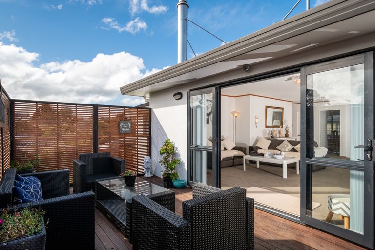 Photo of property in 13 Zefiro Drive, Massey, Auckland, 0614