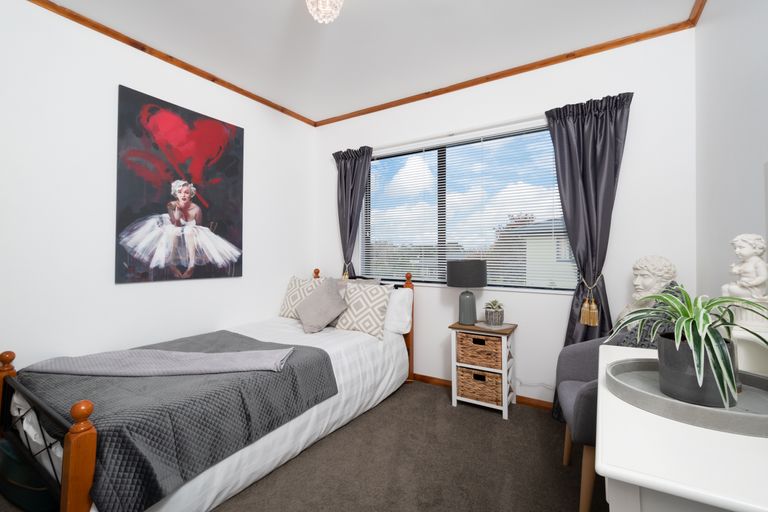 Photo of property in 13 Zefiro Drive, Massey, Auckland, 0614