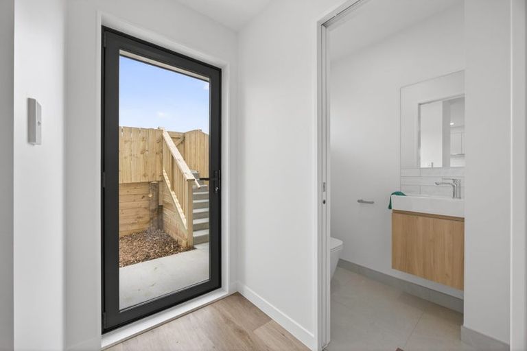 Photo of property in 6 Ballyalton Crescent, Flat Bush, 2019