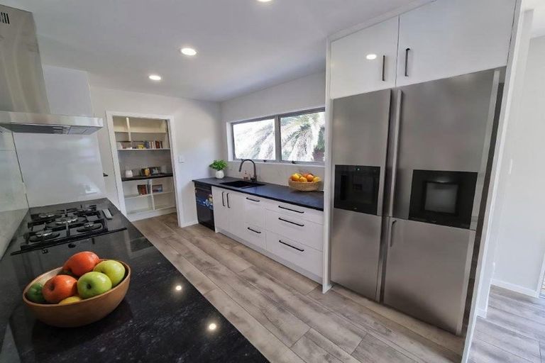 Photo of property in 216 Glamorgan Drive, Northcross, Auckland, 0630