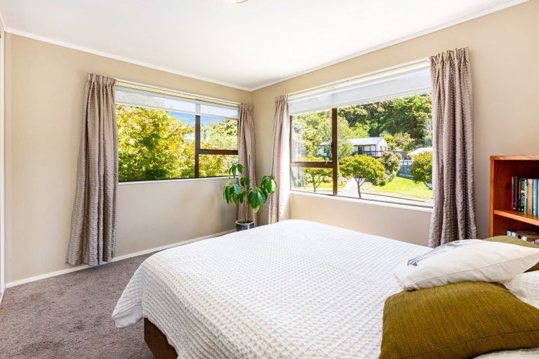 Photo of property in 61 Albatross Close, Whitby, Porirua, 5024