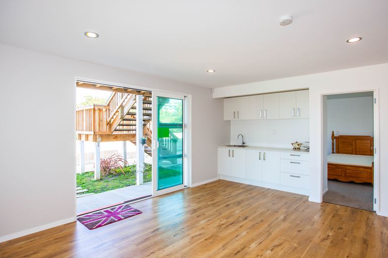 Photo of property in 4b Astrolabe Place, Gulf Harbour, Whangaparaoa, 0930