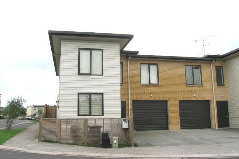 Photo of property in 10 Barnea Circle, Glen Eden, Auckland, 0602