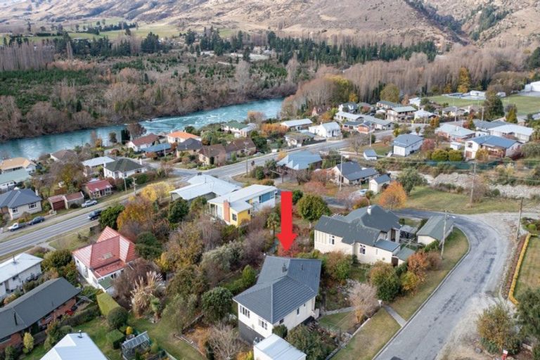 Photo of property in 34 Branxholm Street, Roxburgh, 9500