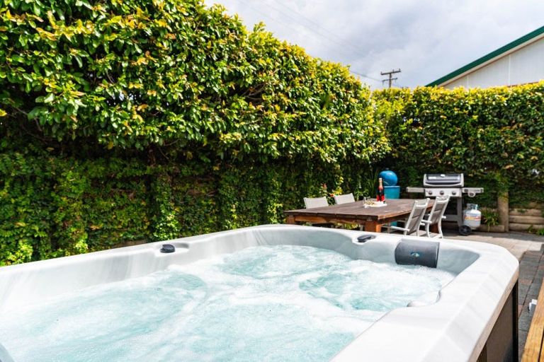 Photo of property in 2 Cullen Street, Mangawhai Heads, Mangawhai, 0505