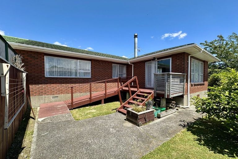 Photo of property in 1/20 Roband Crescent, Brown Owl, Upper Hutt, 5018