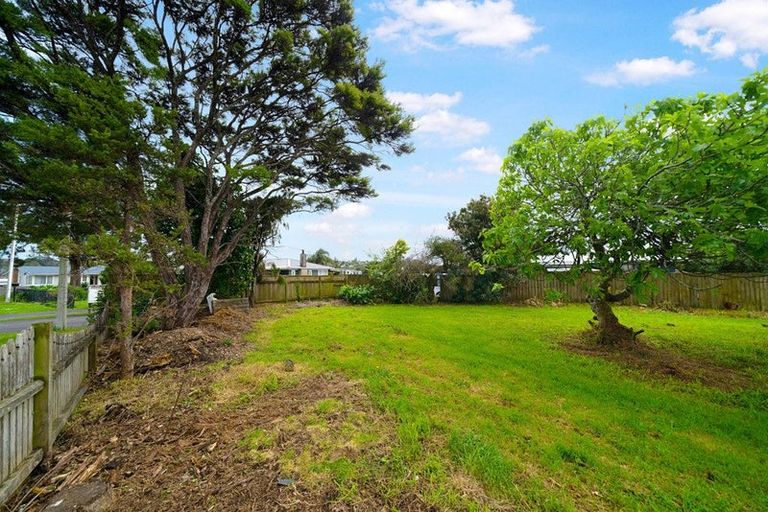 Photo of property in 49 Longburn Road, Henderson, Auckland, 0610