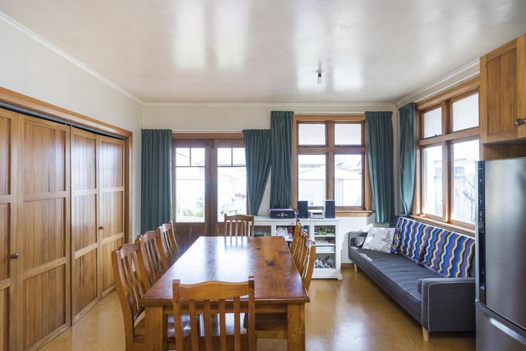 Photo of property in 10 Stewart Crescent, Hokowhitu, Palmerston North, 4410