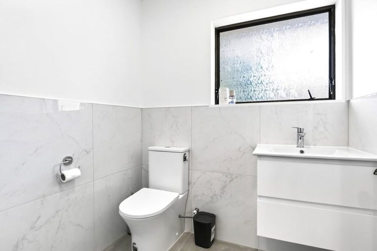 Photo of property in 53 Goodwood Drive, Goodwood Heights, Auckland, 2105