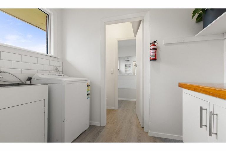 Photo of property in 156 Warren Crescent, Hillmorton, Christchurch, 8025