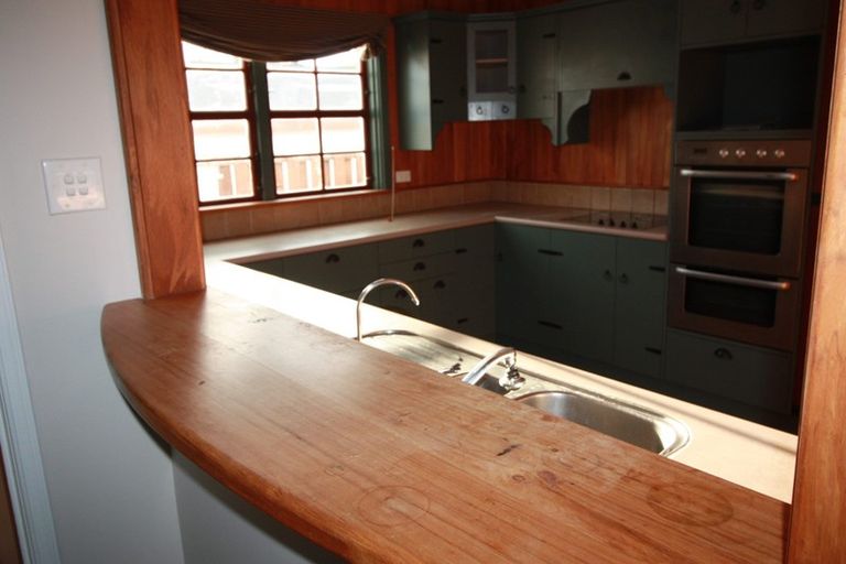 Photo of property in 24 Surrey Crescent, Hokowhitu, Palmerston North, 4410