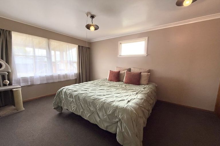 Photo of property in 15 Barrett Road, Whalers Gate, New Plymouth, 4310