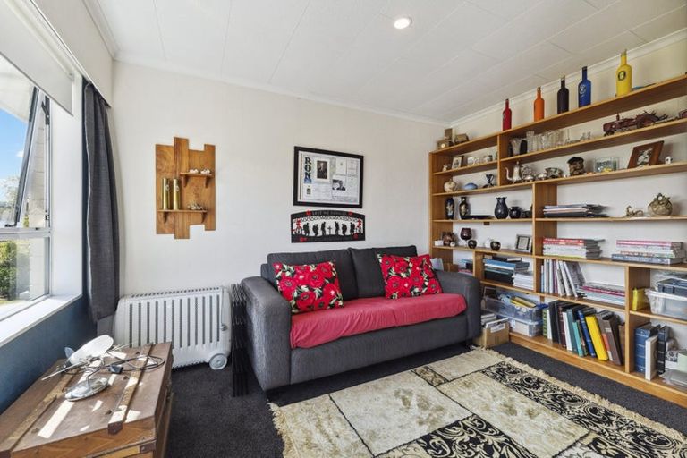 Photo of property in 25 Windsor Road, Inglewood, 4386