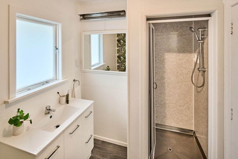 Photo of property in 31 Priscilla Crescent, Kingston, Wellington, 6021