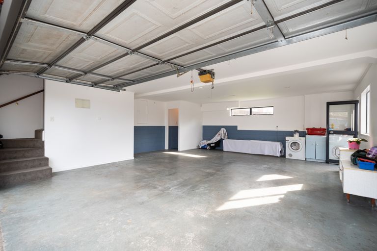 Photo of property in 13 Zefiro Drive, Massey, Auckland, 0614