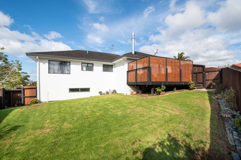 Photo of property in 13 Zefiro Drive, Massey, Auckland, 0614