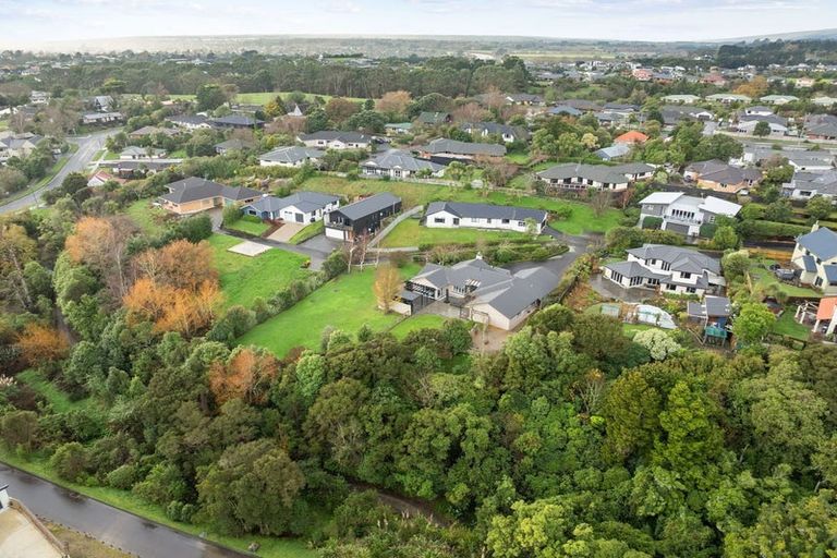 Photo of property in 37 La Lena Grove, Fitzherbert, Palmerston North, 4410