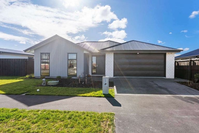 Photo of property in 37 Skibbereen Drive, Halswell, Christchurch, 8025