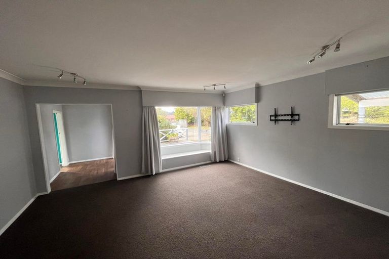Photo of property in 1118 Fergusson Drive, Clouston Park, Upper Hutt, 5018