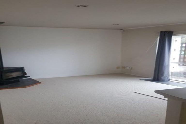 Photo of property in 5 Tokay Place, Huapai, Kumeu, 0810