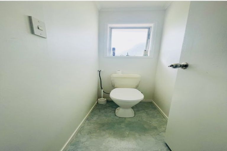 Photo of property in 90 Oriel Avenue, Tawa, Wellington, 5028