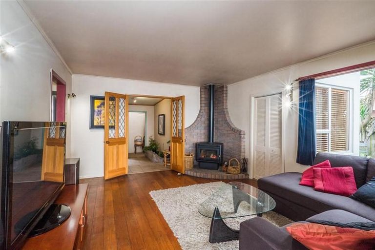 Photo of property in 131 Karewa Parade, Papamoa Beach, Papamoa, 3118