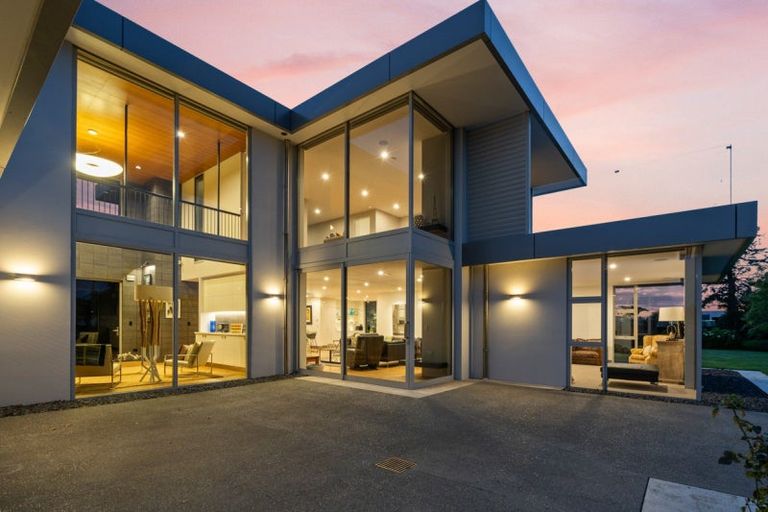 Photo of property in 32 Talboys Drive, Winton, 9720