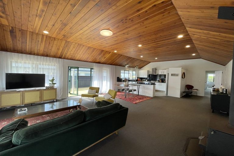 Photo of property in 32 Webb Place, Papamoa Beach, Papamoa, 3118