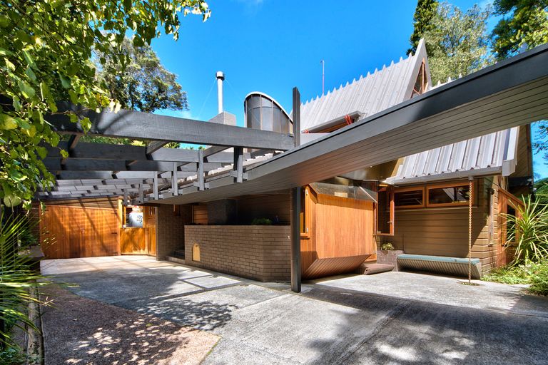 Photo of property in 12 Taraire Road, Titirangi, Auckland, 0604