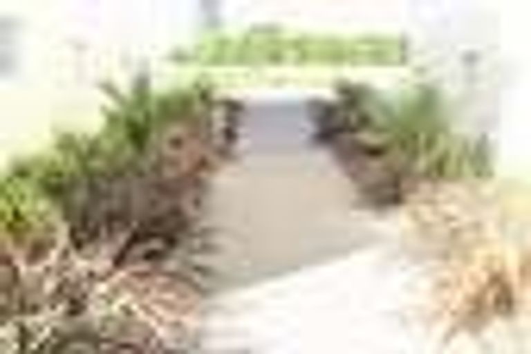 Photo of property in 7e/60 Masons Road, Oteha, Auckland, 0632