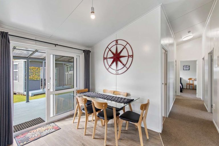 Photo of property in 10 Karaka Street, Castlecliff, Whanganui, 4501