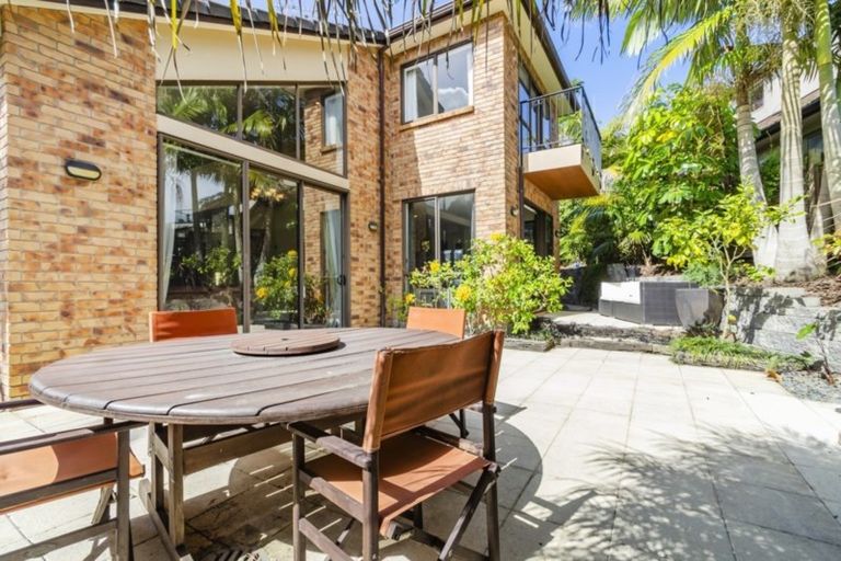 Photo of property in 44 Grammar School Road, Pakuranga, Auckland, 2010