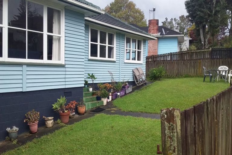 Photo of property in 16 Nandana Drive, Glen Eden, Auckland, 0602