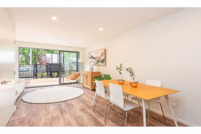 Photo of property in 2/77 Deans Avenue, Riccarton, Christchurch, 8011