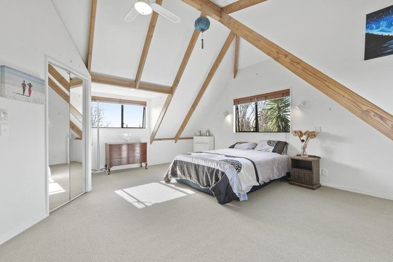 Photo of property in 2/94a Coronation Road, Hillcrest, Auckland, 0627