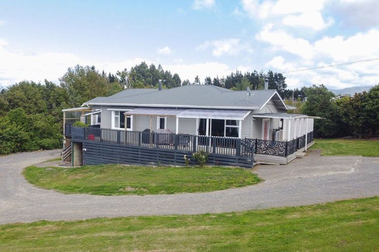 Photo of property in 133 Adelaide Road, Dannevirke, 4930