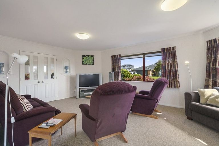 Photo of property in 15 San Priamo Place, Paraparaumu Beach, Paraparaumu, 5032