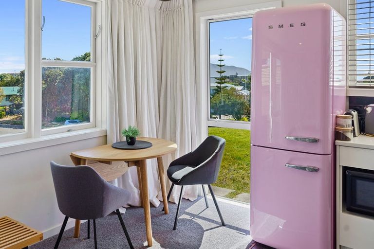 Photo of property in 19 Hicks Crescent, Waikanae Beach, Waikanae, 5036