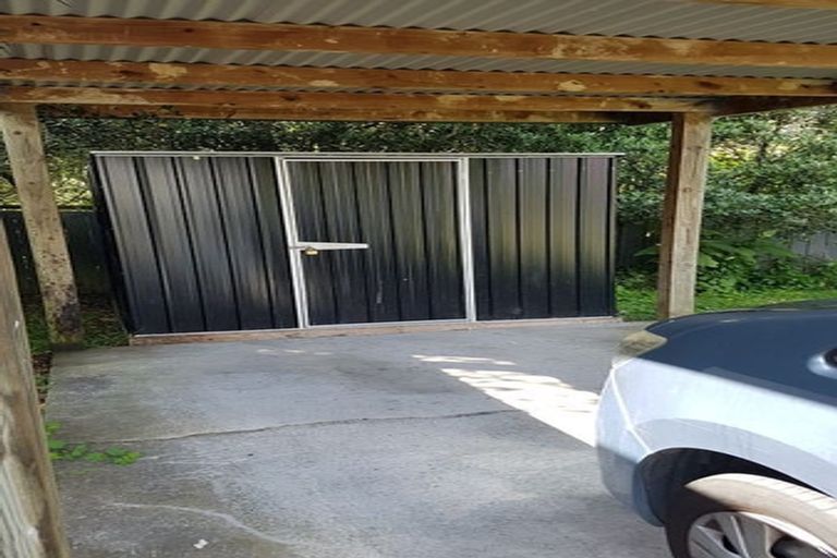 Photo of property in 15 Caspian Close, New Lynn, Auckland, 0600