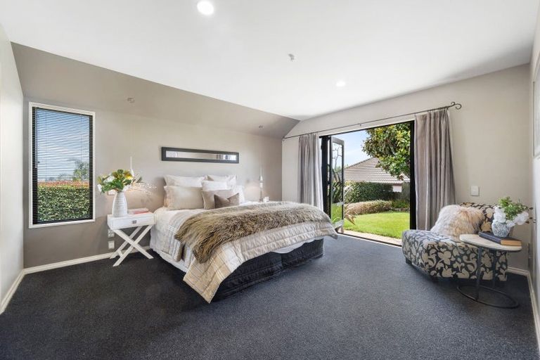 Photo of property in 27 Lansell Drive, East Tamaki Heights, Auckland, 2016