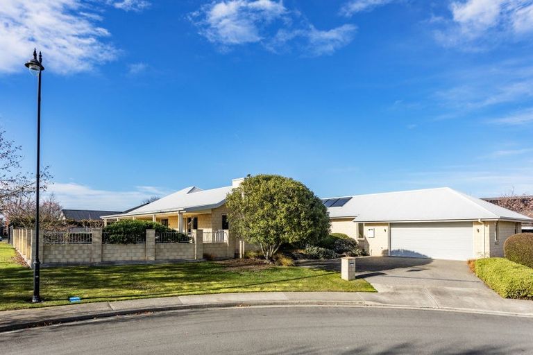 Photo of property in 17 Holly Place, Rangiora, 7400