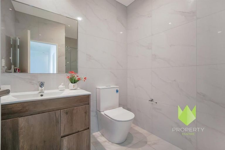 Photo of property in 20b Crestview Rise, Papakura, 2110