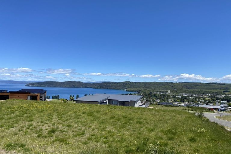 Photo of property in 17 Locheagles Rise, Kinloch, Taupo, 3377
