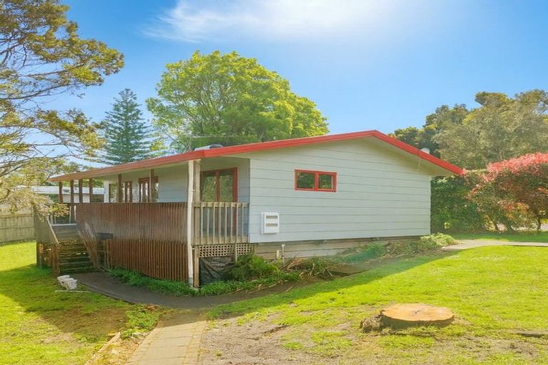 Photo of property in 8 Paramu Avenue, Birkdale, Auckland, 0626