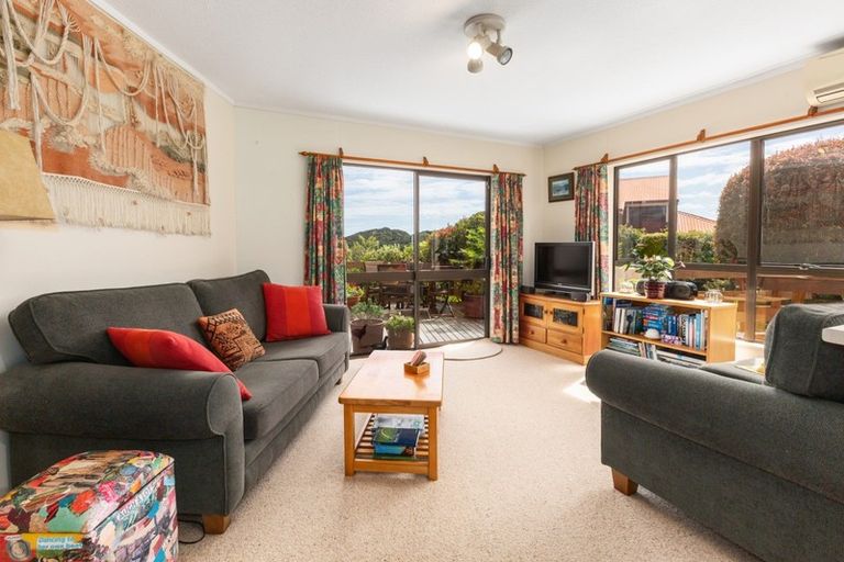 Photo of property in 14 Sailmaker Close, Whitby, Porirua, 5024