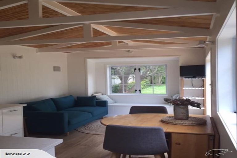 Photo of property in 96 Ferry Parade, Herald Island, Auckland, 0618