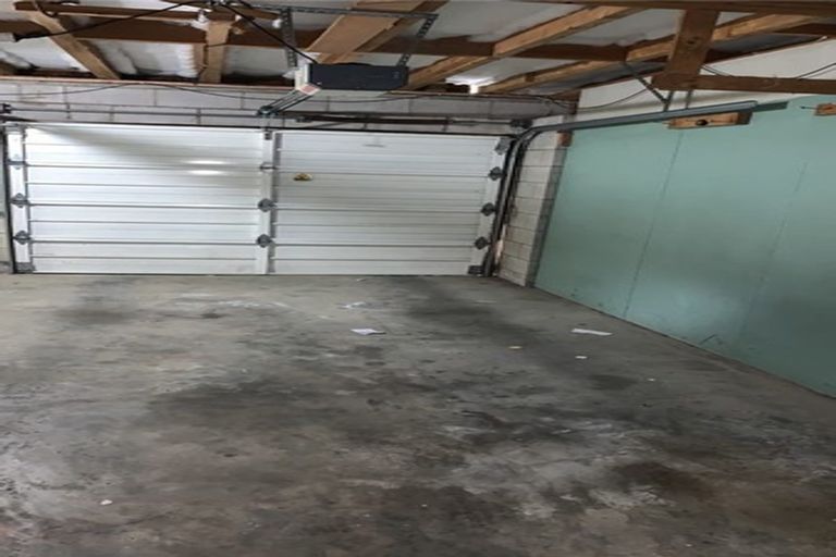 Photo of property in 23 Chivalry Road, Glenfield, Auckland, 0629